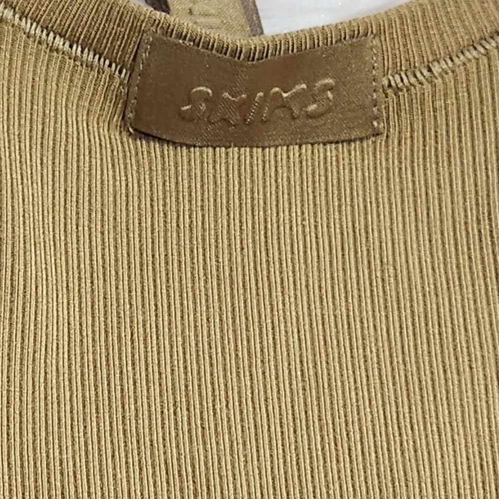 SKIMS LOUNGE RIB SCUBA TANK IN GOLD/LARGE/ NWT - Picture 5 of 8